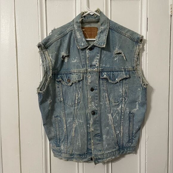Levi’s cut off trucker jacket - Picture 1 of 7